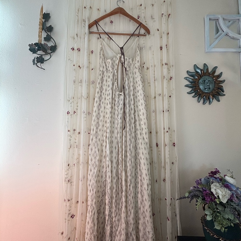 O'Neill Cream and Gray Patterned Maxi Dress - Picture 2 of 6
